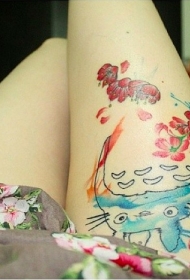 大腿亚洲卡通彩色动物与红色花朵纹身图案