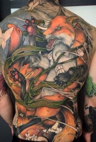 背部现代风格彩色狐狸战士与蝴蝶纹身图案