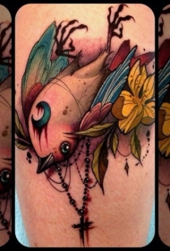 新风格彩色小鸟与花朵和月亮纹身图案