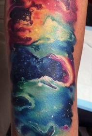 手臂五彩美丽的太空主题个性纹身图案