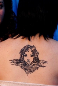 背部美人鱼的头像纹身图案