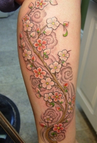 小腿美丽的小花朵纹身图案