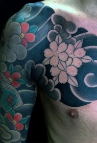 亚洲风格的彩色花朵半甲纹身图案