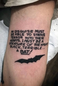 经典的英文字母与小蝙蝠黑色纹身图案