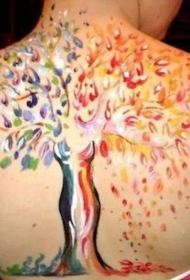 满背彩色可爱的树创意纹身图案