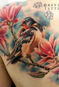 背部丰富多彩的卡通开花树枝和小鸟纹身图案