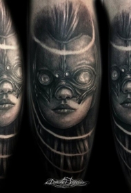幻想风格黑色面具与女人脸纹身图案