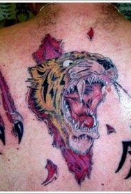 背部老虎头像与皮肤撕裂纹身图案