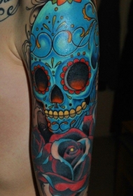 手臂上蓝色墨西哥骷髅纹身图案