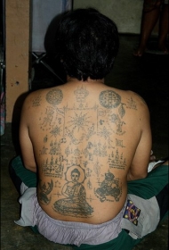 背部藏族佛像符号纹身图案