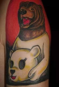 北极熊服饰与棕色熊纹身图案