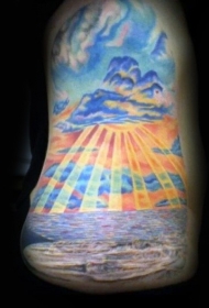 非常美丽的彩绘海洋与太阳纹身图案
