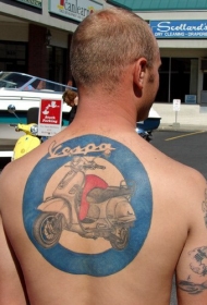 背部摩托车与蓝色圆圈纹身图案