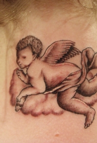 颈部小天使婴儿和云朵纹身图案