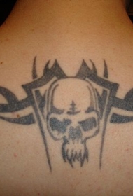 背部的邪恶骷髅纹身图案