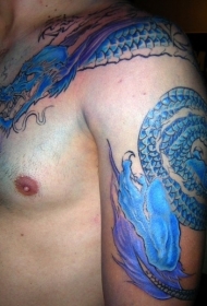 日式美丽的蓝色龙半甲纹身图案