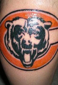 熊头与字母标志纹身图案