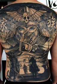背部大型黑白武士和阴阳八卦汉字纹身图案