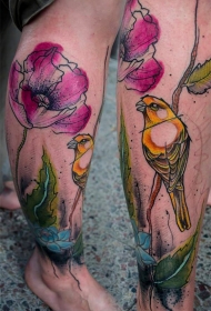 小腿水彩画风格小鸟花朵纹身图案
