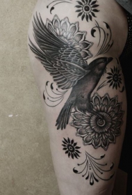 腿部小鸟结合各种花卉纹身图案