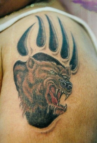 愤怒的熊和爪印纹身图案
