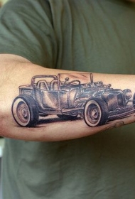 手臂复古的赛车写实纹身图案