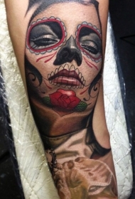 墨西哥本土漂亮的彩色女人肖像纹身图案