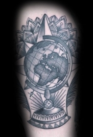 雕刻风格黑色点刺地球仪与梵花纹身图案