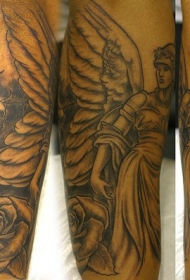 天使和玫瑰黑灰手臂纹身图案
