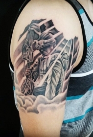 手臂纪念风格的黑色士兵纹身图案