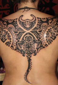 背部部落风格黑色蝙蝠图腾纹身图案