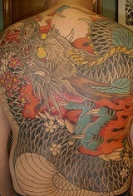 亚洲龙臂部纹身图案