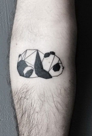 黑色几何线条可爱的熊猫纹身图案