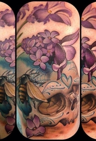 美丽彩色骷髅结合花卉和蜜蜂纹身图案