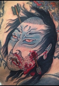 彩绘亚洲风格血腥男子生首与箭头纹身图案