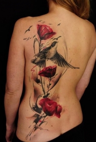 背部奇妙的水彩小鸟和花朵纹身图案