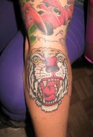 手臂亚洲风格咆哮的老虎头像纹身图案