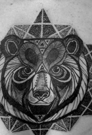 背部黑色几何熊头纹身图案