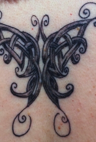 背部凯尔特蝴蝶纹身图案