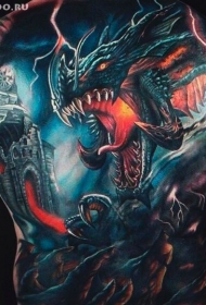 背部彩色的幻想风格邪恶龙与战士纹身图案