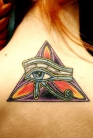 old school背部神秘的三角形和荷鲁斯之眼纹身图案