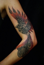 手臂花卉组合的美丽小鸟纹身图案