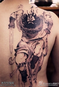 背部黑色水墨风格的男性纹身图案