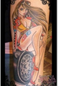 手臂卡通风格的彩色性感机车女子纹身图案