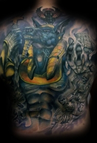 背部彩色的骷髅和阿努比斯神像纹身图案