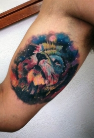 手臂华丽的彩色星空与狮子头像纹身图案