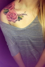 美丽的玫瑰花肩部纹身图案