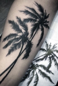 写实的黑色棕榈树手臂纹身图案