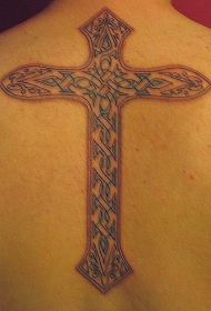 背部十字架与藤蔓纹身图案
