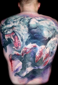 背部令人难以置信的彩色血腥狼人纹身图案